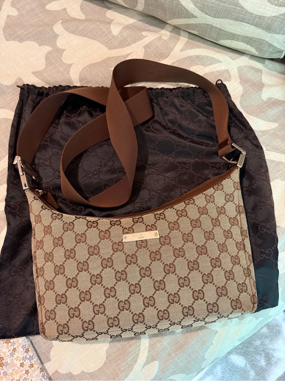 Authentic GUCCI GG CANVAS CROSSBODY BAG BROWN VINTAGE VGUC